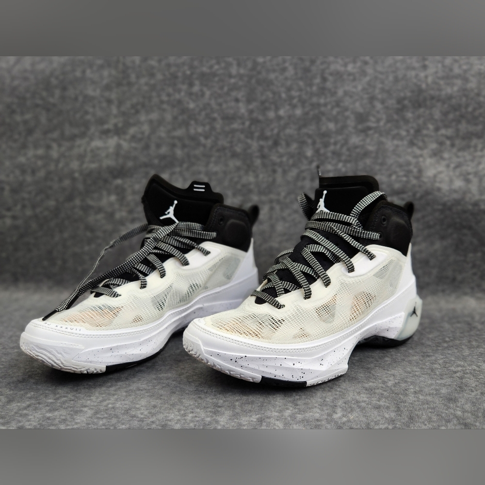 Nike Jordan 37 Oreo Mid Top Sneaker Mens Size 8.5 DD6958-108